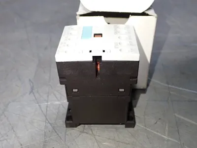 NEW SCHNEIDER ELECTRIC 3RH11401JB40