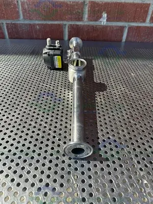 USED ITT PURE FLO 4 -WAY DIAPHRAGM VALVE W/ 1 1/2" TO 1" TO 1/4" SANITARY FITTING