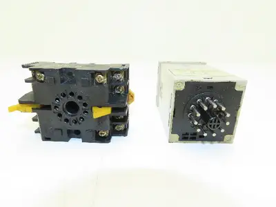 Omron E2CA-AL4D Proximity Sensor Amplifier Socket Base