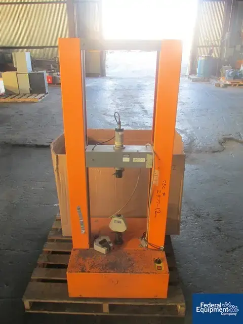 Used LLOYD Lloyd Instruments Tensile Tester, Model 6000R Miscellaneous Laboratory Equipment Ohio US | Federal Equipment Company #126078