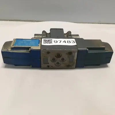 USED VICKERS DG4V36CPLT10JAS329