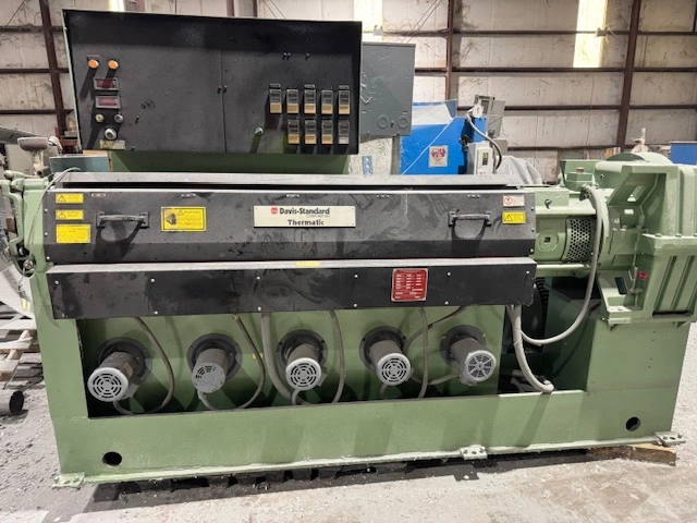 3.5″ Davis Std. 75 HP Air Cooled Extruder