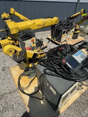 Used 2013 FANUC ARCMATE 100IC/6L Robots Michigan US | Aucto #1306873