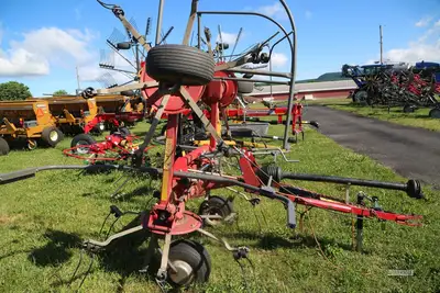 Used MASSEY FERGUSON TD524 Tedders Pennsylvania US | Zimmerman Farm Service #1410214
