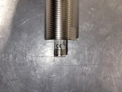 USED OMRON E2E-X10F1-M1