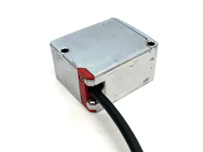 USED KEYENCE ALL-PURPOSE CLASS 2 LASER SENSOR, DETECTION DISTANCE 2 M