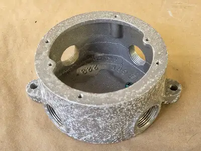 NEW CROUSE-HINDS GRF229
