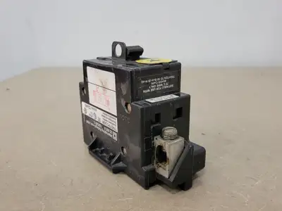 USED SQUARE D QOM100VHL