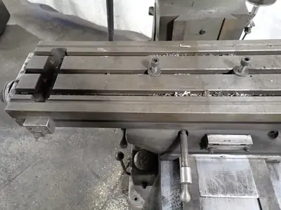 Used 1981 YEONG CHIN MACHINERY YCM Vertical Mills Ohio US | HGR 24 #1020201