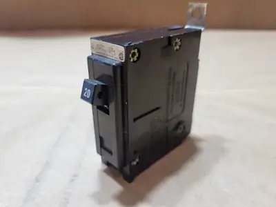 Used CUTLER-HAMMER BAB1020 Switchgears British Columbia CA | Lenmark #1438653