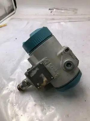 Siemens 7MF4234-1HC60-1AC6-Z Pressure Transmitter / Sensor 9-32VDC -45-1450PSI