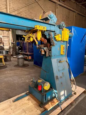 1/4" CAPACITY BLUE VALLEY MODEL #FLANGER-T-588 FLANGING MACHINE: YOBRO #24453