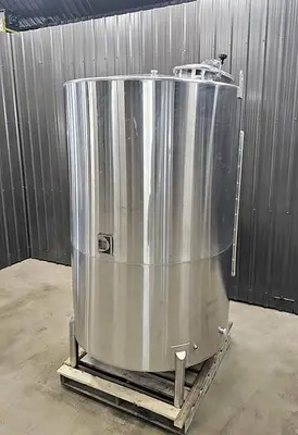 Used 900 Gallon Tank, Stainless Steel