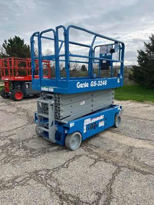 USED 2018 Genie GS-3246