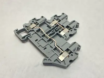 New | in-Stock Phoenix Contact Double-Level Terminal Block 3044636 LOT OF 5 Terminal Blocks Michigan US | Maverick Industrial Sales #1389239