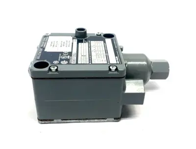 USED ALLEN BRADLEY 836T-T252J