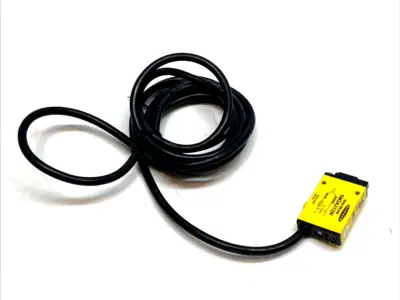 USED BANNER MINI-BEAM PHOTOELECTRIC SENSOR 24–240 VAC DIFFUSE 130MM