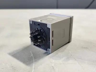 USED OMRON H3CR-A
