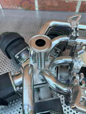 USED 5 ITT PURE FLO ADVANTAGE STAINLESS STEEL DIAPHRAGM VALVE W/ 1" SANITARY FITTING