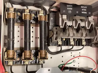 USED ALLEN BRADLEY 2106B-BDB-1-4RR-6X-24R-79U-901