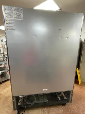 Used Maxx Cold Used 54" Maxx Cold MCR-49FDHC Stainless Two Section Reach In Refrigerator 120V Refrigerators Illinois US | Falcon Restaurant Supply #1374945