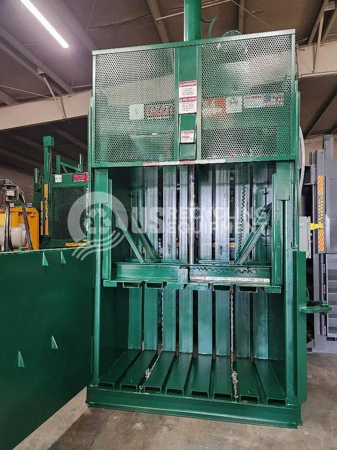 USED PTR 2300HD VERTICAL BALER