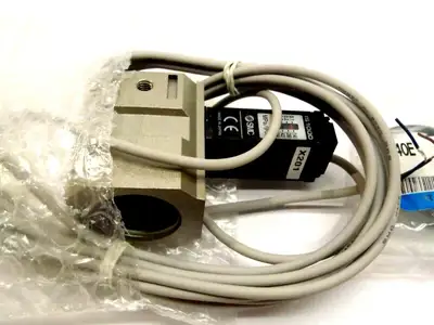 New | in-Stock SMC Pressure Switch with Piping Adapter Pressure Switches Michigan US | Maverick Industrial Sales #1398686