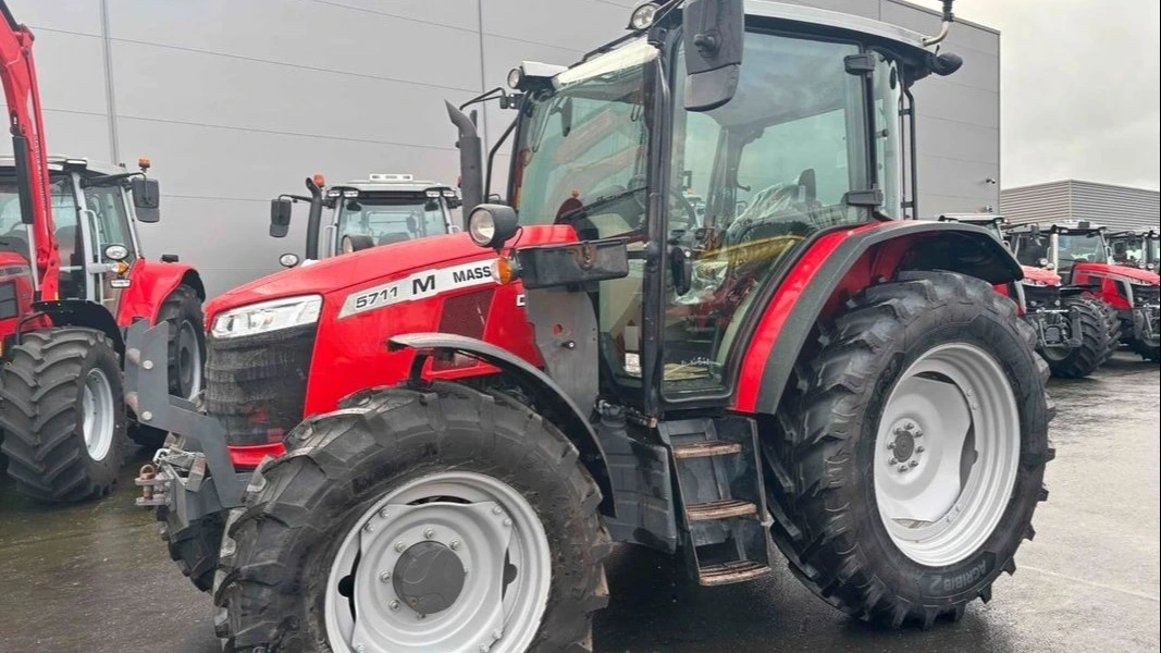 USED 2022 Massey Ferguson 5711