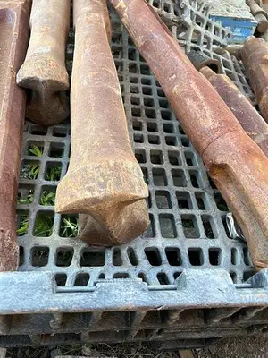 Used AFTERMARKET 32" X 7-1/4" CHISEL BIT FOR CABLE TOOL Drills Pennsylvania US | East West Machinery & Drilling #1417348