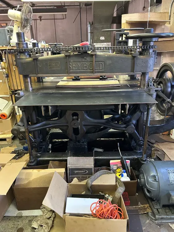 Used 1919 SEYBOLD DUAL HEAD DIE PRESS Misc Plastics Equipment New York US | Revelation Machinery #403900