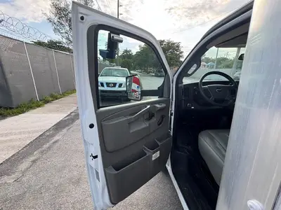 Used 2019 GMC SAVANA CUTAWAY Box trucks Florida US | Truck and Van Outlet #1509156