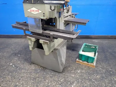 Used CENTER ENGINEERING MM61C Angle Punches Ohio US | HGR 24 #1129950