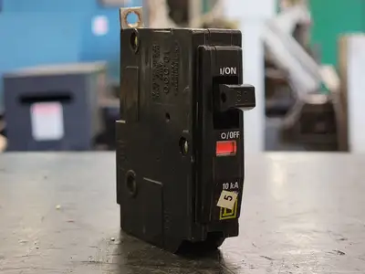 USED SQUARE D QOB130
