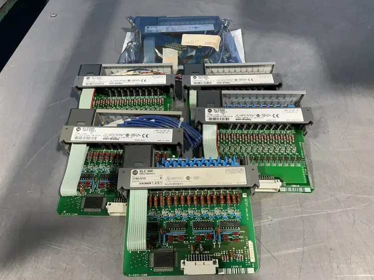 Used ALLENBRADLEY 1746IV16 PLC Input & Output Ohio US | HGR 24 #1507644