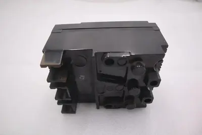 ITE CIRCUIT BREAKER EE3B015 15 AMP 3 POLE 240 VAC 125/250 VDC STOCK B-618