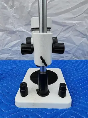 WILD HEERBRUGG MICROSCOPE WITH ESD22 EYEPIECES