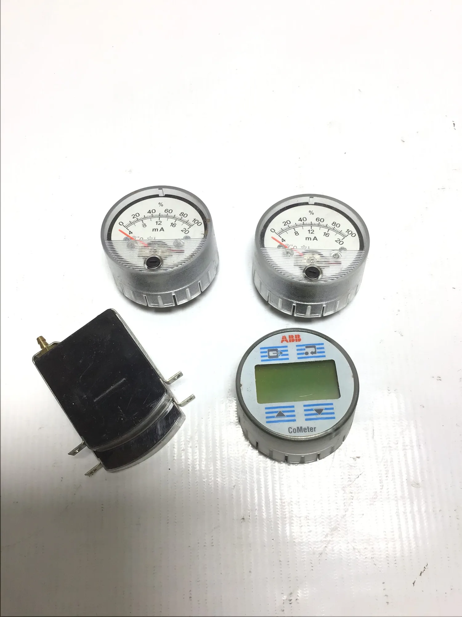 ABB CoMeter Field Indicator/Temperature Transmitters Analog/Load Indicator