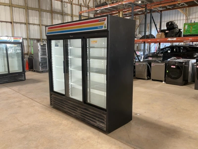 Used TRUE MFG GDM-69-HC-LD 78” 3-SECTION COMMERCIAL REFRIGERATOR/MERCHANDISER Display Refrigerators Michigan US | Miedema Asset Management Group #1580074