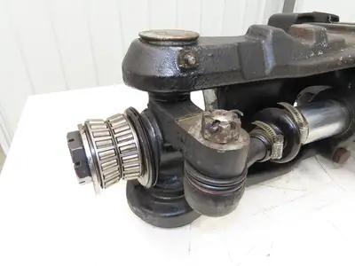 Hyster E60Z-33 Electric Forklift Rear Axle Dual Hydraulic Steering Assembly