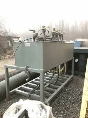 Continental Hydraulics 300 Gallon 4 Bay Oil Tank/ Polypac P88-957 Spill Station