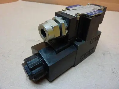USED YUKEN DSG-01-3C2-D24-5090