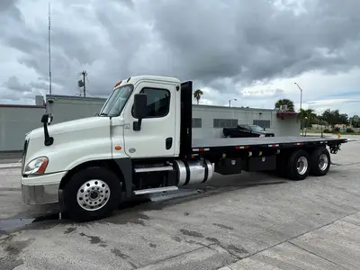 Used 2018 FREIGHTLINER CASCADIA Conventional trucks Florida US | Truck and Van Outlet #1509230