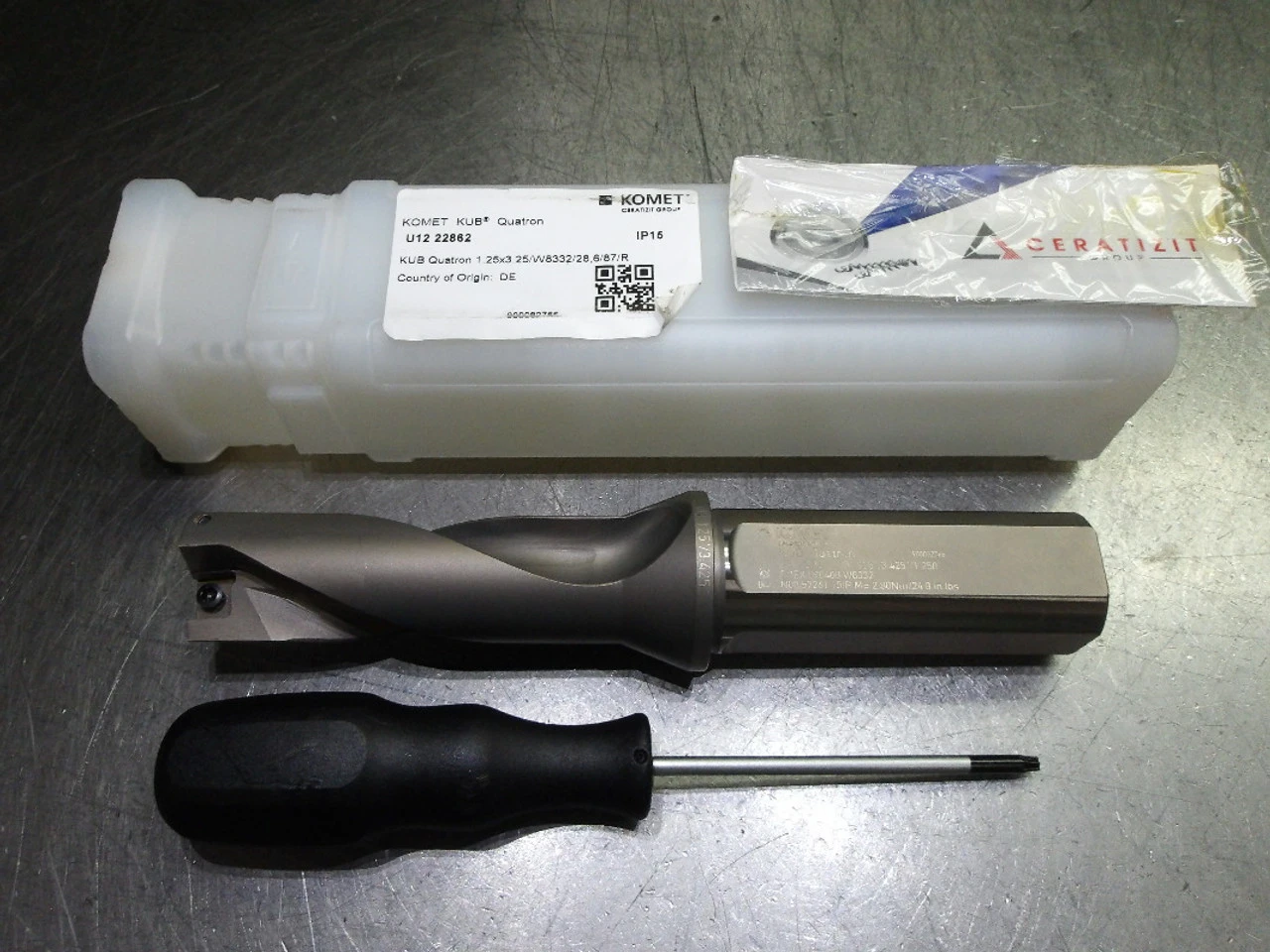 Komet 1.125" Coolant Thru 3xD Indexable Drill 1.250" Shank U12 22862 (LOC2002A)