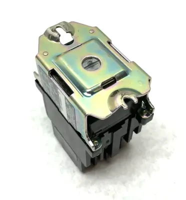 USED ALLEN-BRADLEY SER. C CONTROL RELAY W/ 700-NA40 SER. B RELAY