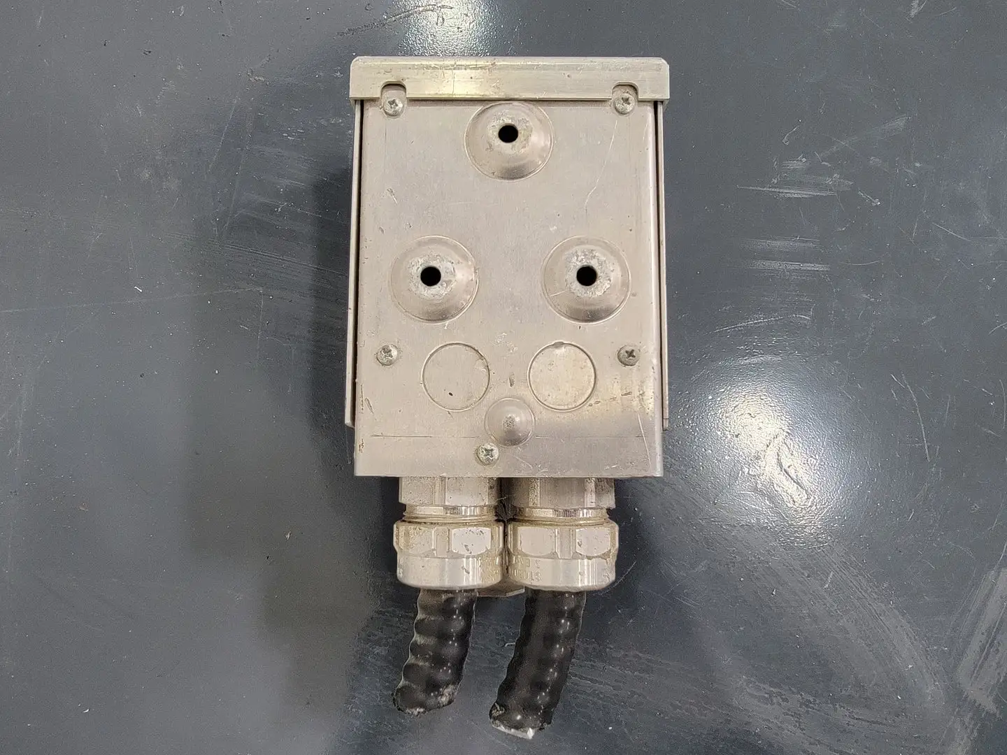 Used PASS & SEYMOUR 7833-MD Switchgears British Columbia CA | Lenmark #243432