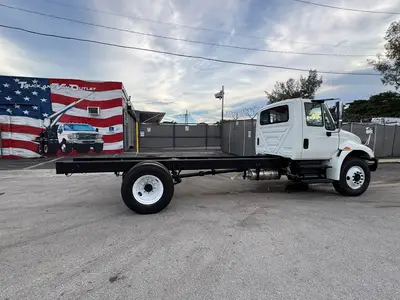 Used 2018 INTERNATIONAL DURASTAR 4300 Cab Chassis trucks Florida US | Truck and Van Outlet #1509142