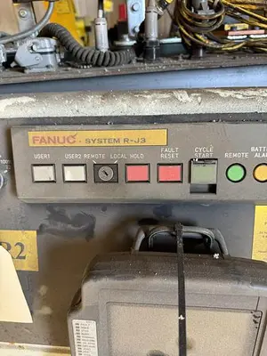 Used 2000 FANUC FANUC ARCMATE 120I Robots Michigan US | Aucto #1332146