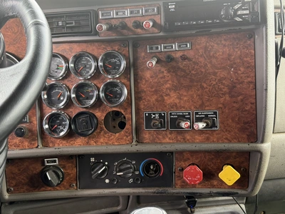 Used 2003 KENWORTH T800 TRUCK TRACTOR Conventional trucks Michigan US | Miedema Asset Management Group #1709461