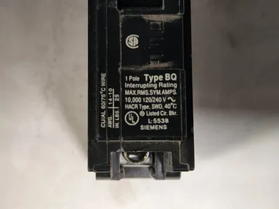 Used SIEMENS BQ1B020 Switchgears British Columbia CA | Lenmark #242060