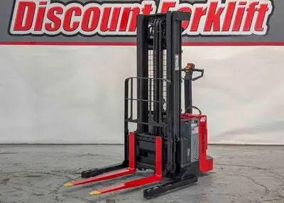 USED 2018 RAYMOND RSS40